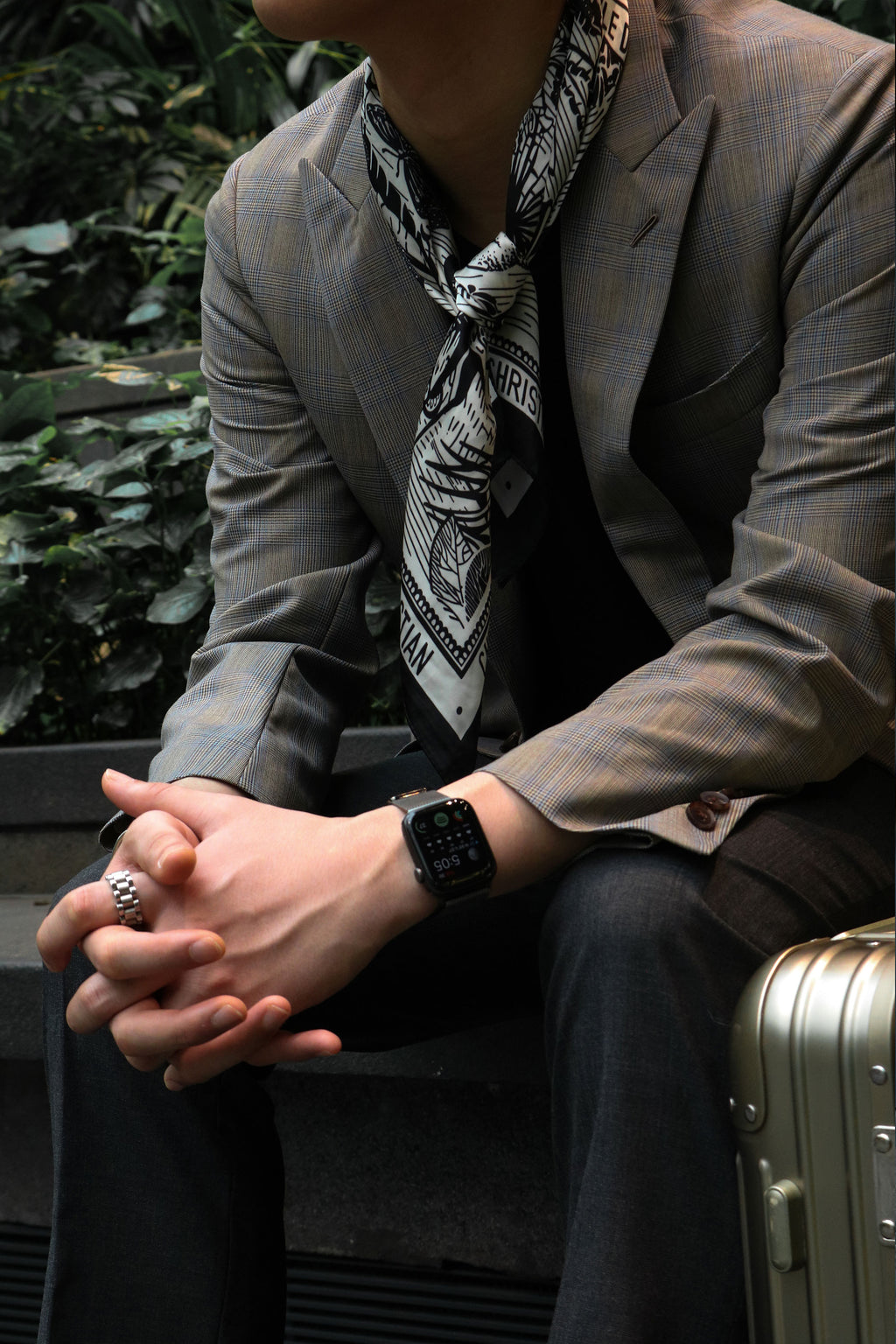 Travel-Suit-Holland-Sherry-CYC