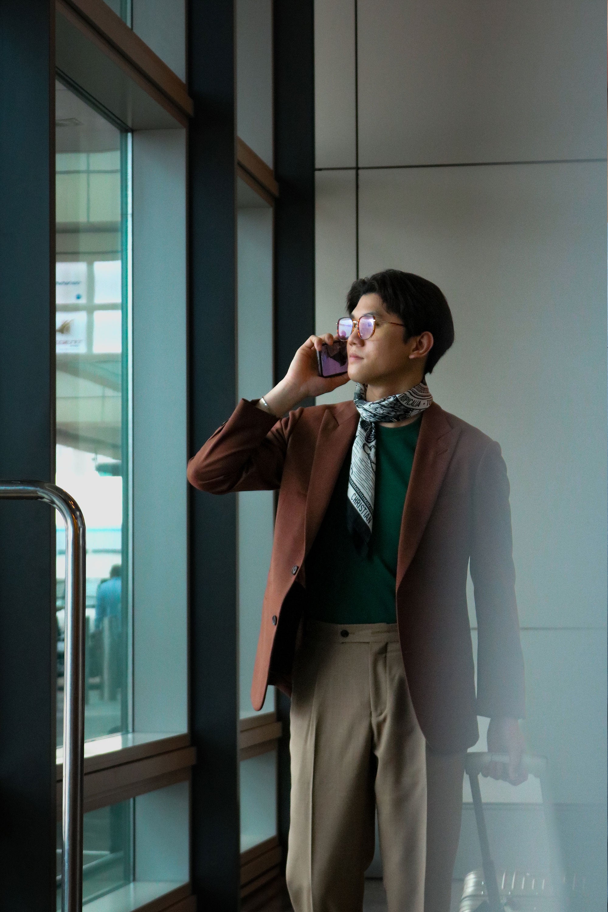 The Jetsetter's Style Arsenal: Unveiling the Secrets of Travel-Friendl