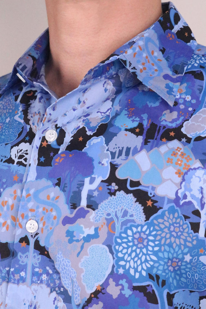 Liberty-London-Arboretum-Blue-Printed-Short-Sleeves-Shirt-Model-Collar