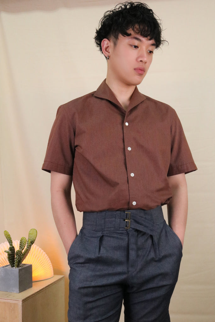 side-brown-shawl-collar-casual-mens-short-sleeve-shirt-with-denim-pants