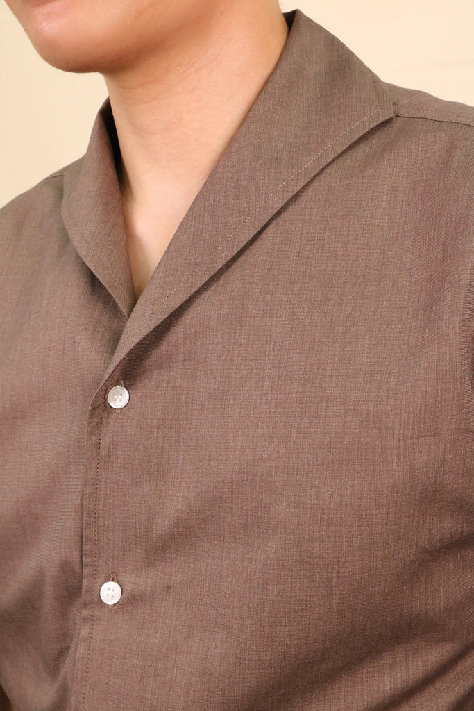 light-brown-shawl-collar-casual-mens-short-sleeve-shirt-with-denim-pants